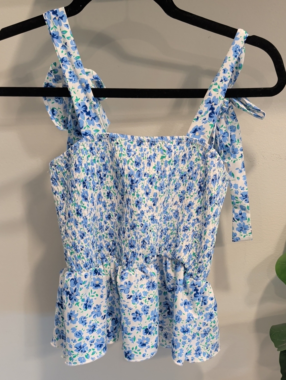 SHEIN Blue and White Floral Smocked Peplum Crop Top